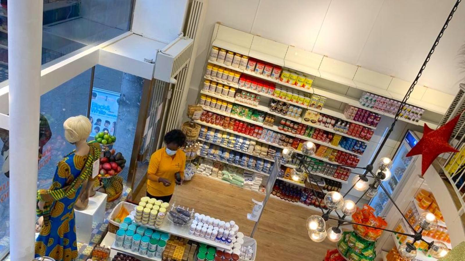 intérieur de magasin de Fribourg Pêrolles 16 view d'en haut alimentation et cosmétique